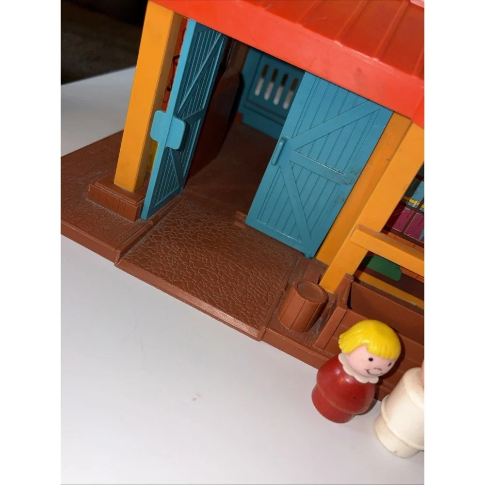 Vintage 1982 Fisher Price Little People Western Town Cowboy Family Play Set #934